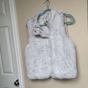 NWOT Faux Fur Vest From Francesca’s M